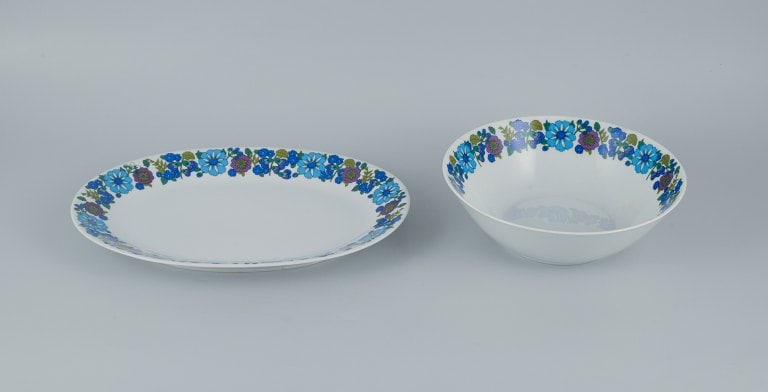 Paar, Bavaria, Jaeger & Co, Germany. Dish and bowl in retro porcelain with a floral motif.: Paar, Bavaria, Jaeger & Co, Germany. Dish and bowl in retro porcelain with a floral motif. Approx. 1970s. Stamped Jaeger & Co. In perfect condition. Dimensions bowl: D 24,0 x H 8,0 cm. Dimensions