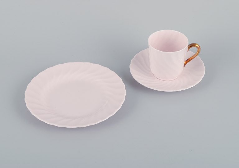 Tuscan, England, five-person coffee service in pink porcelain with gold decoration. - 3