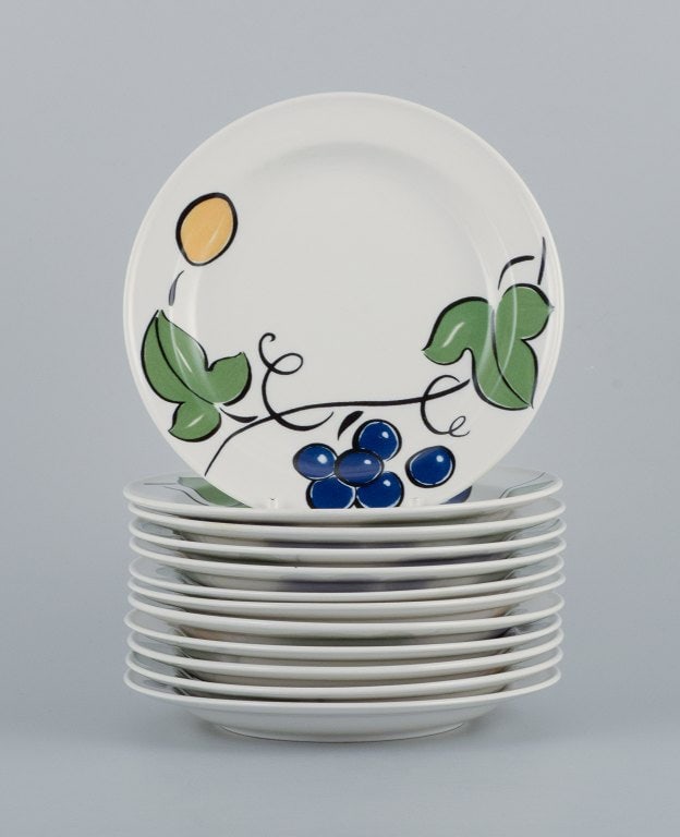 Jackie Lynd for Rörstrand, a set of twelve "Pomona" porcelain plates.: Jackie Lynd for Rörstrand, a set of twelve "Pomona" porcelain plates. Approx. 1970s. In perfect condition. Marked. First factory quality. Dimensions: D 17.0 cm. Reserve: $420.00 Shipping: