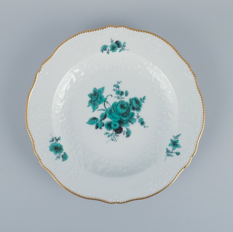 Meissen, Germany, a set of six "Neu Marseille" dinner plates hand painted with green flowers and - 3