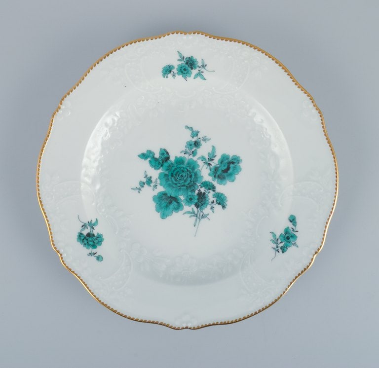 Meissen, Germany, a set of six "Neu Marseille" dinner plates hand painted with green flowers and - 4
