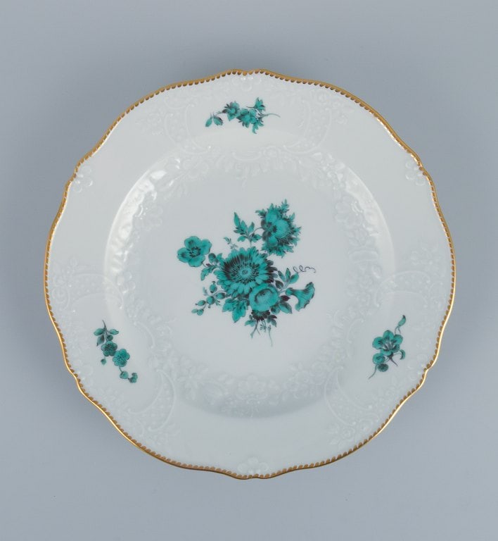 Meissen, Germany, a set of six "Neu Marseille" dinner plates hand painted with green flowers and - 7