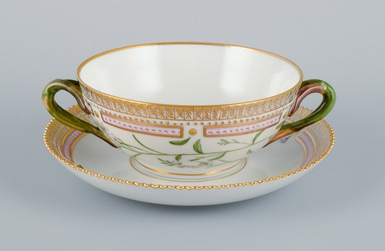 Royal Copenhagen Flora Danica boullion cup with saucer in hand-painted porcelain with branch-shaped - 3