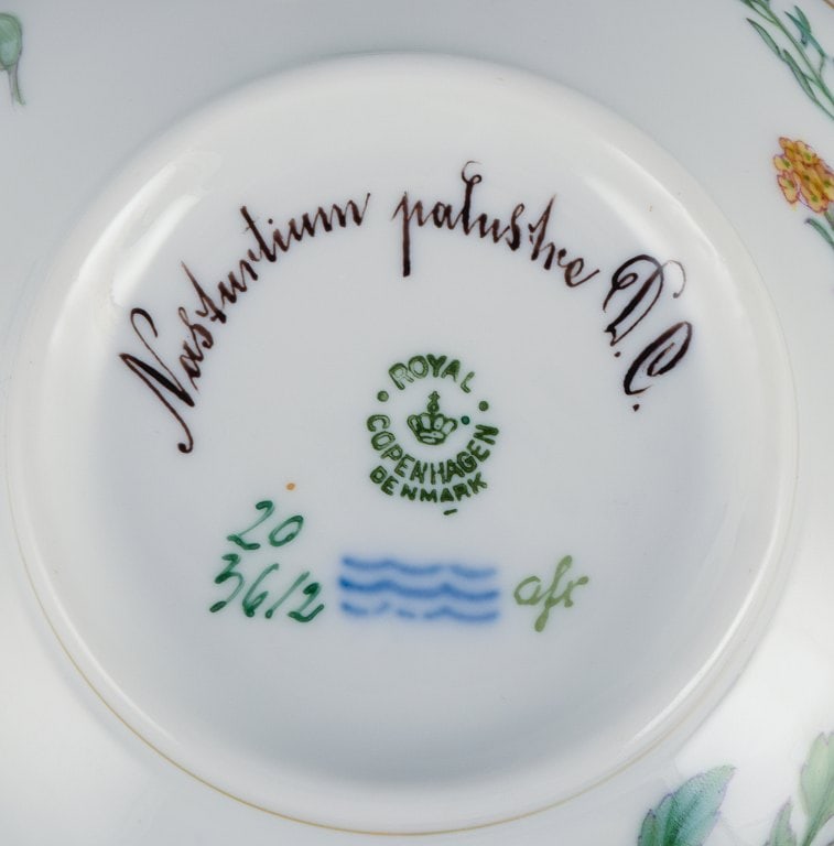 Royal Copenhagen Flora Danica boullion cup with saucer in hand-painted porcelain with branch-shaped - 8