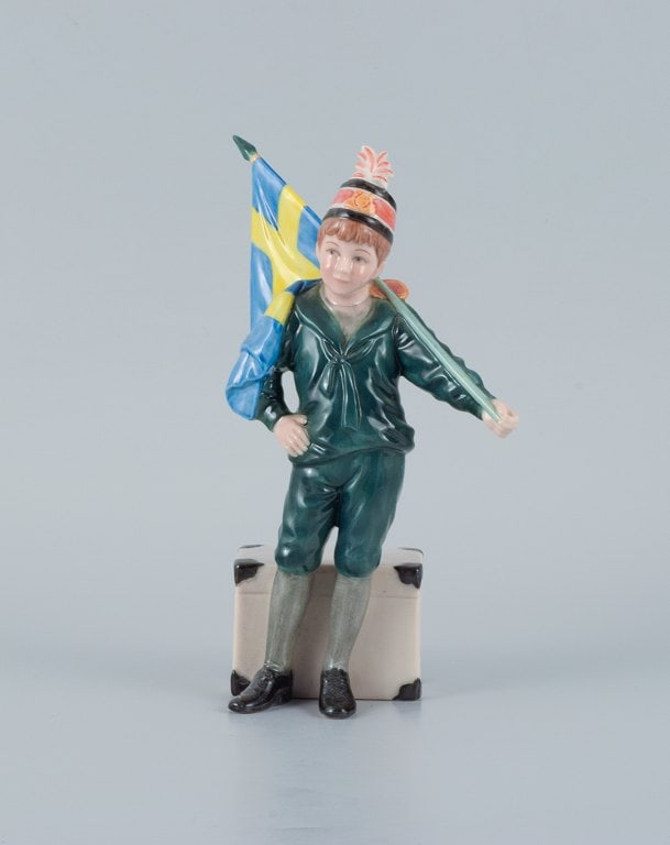 Carl Larsson Pontus for Royal Copenhagen, hand-painted porcelain figure in overglaze, Swedish - 2