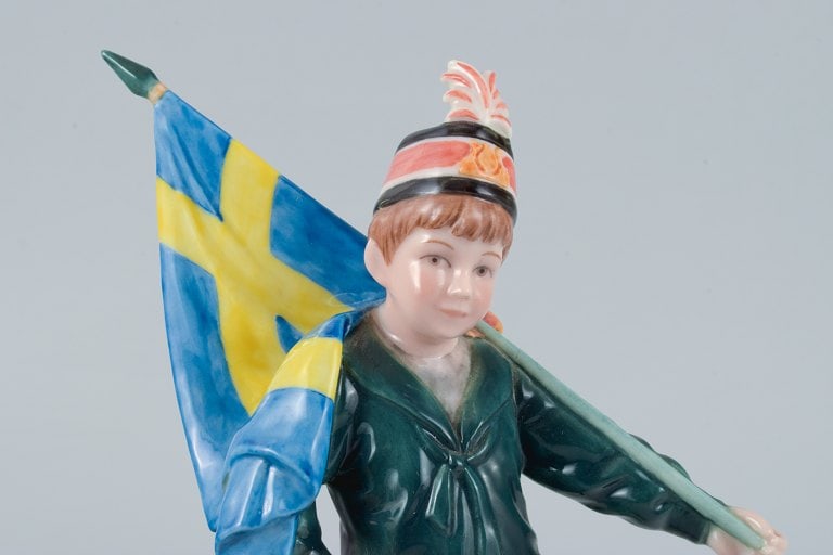 Carl Larsson Pontus for Royal Copenhagen, hand-painted porcelain figure in overglaze, Swedish - 7