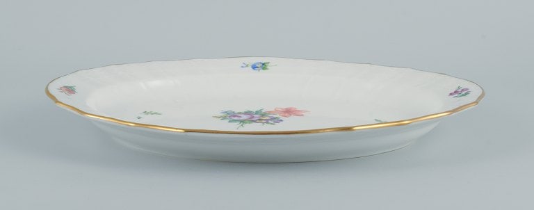 Royal Copenhagen Light Saxon Flower, oval serving dish. - 4