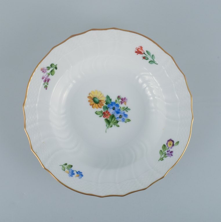 Royal Copenhagen Light Saxon Flower. Three deep plates in hand-painted porcelain. - 3