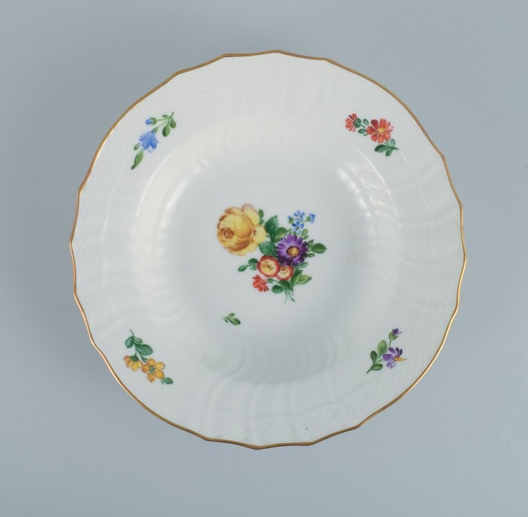 Royal Copenhagen Light Saxon Flower. Four deep plates in hand-painted porcelain. - 3