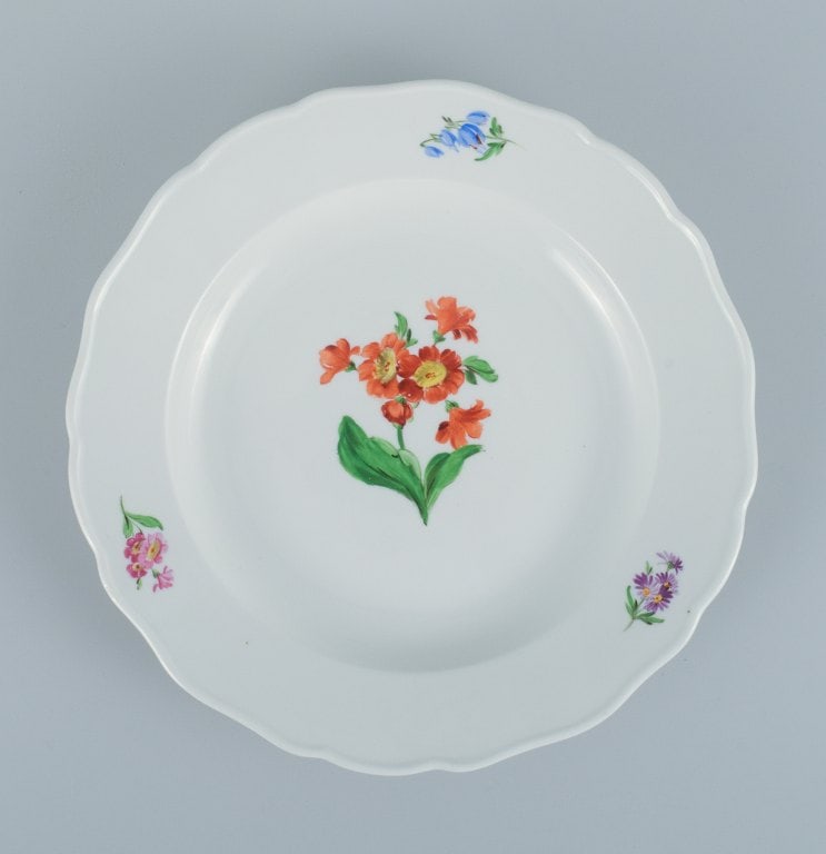 Meissen, Germany. Five porcelain dinner plates decorated with flowers. - 6