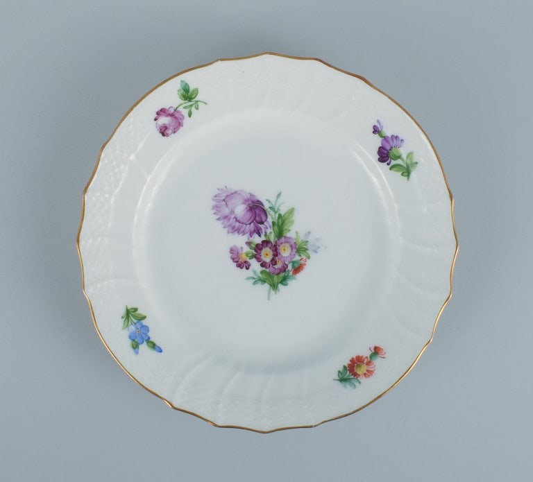 Royal Copenhagen, Light Saxon Flower, five lunch plates. - 4