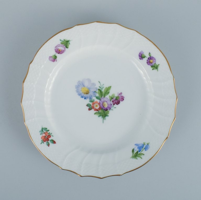 Royal Copenhagen, Light Saxon Flower, five lunch plates. - 5