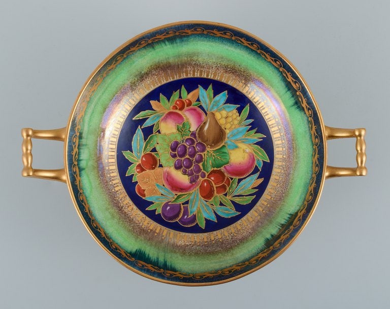 Mintons, England, porcelain bowl with handle. Hand painted with fruits and decorated with gold leaf. - 4