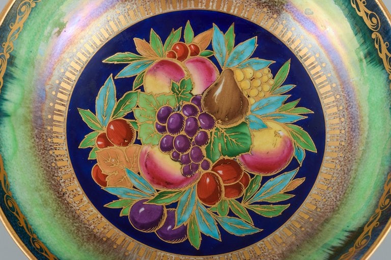 Mintons, England, porcelain bowl with handle. Hand painted with fruits and decorated with gold leaf. - 5