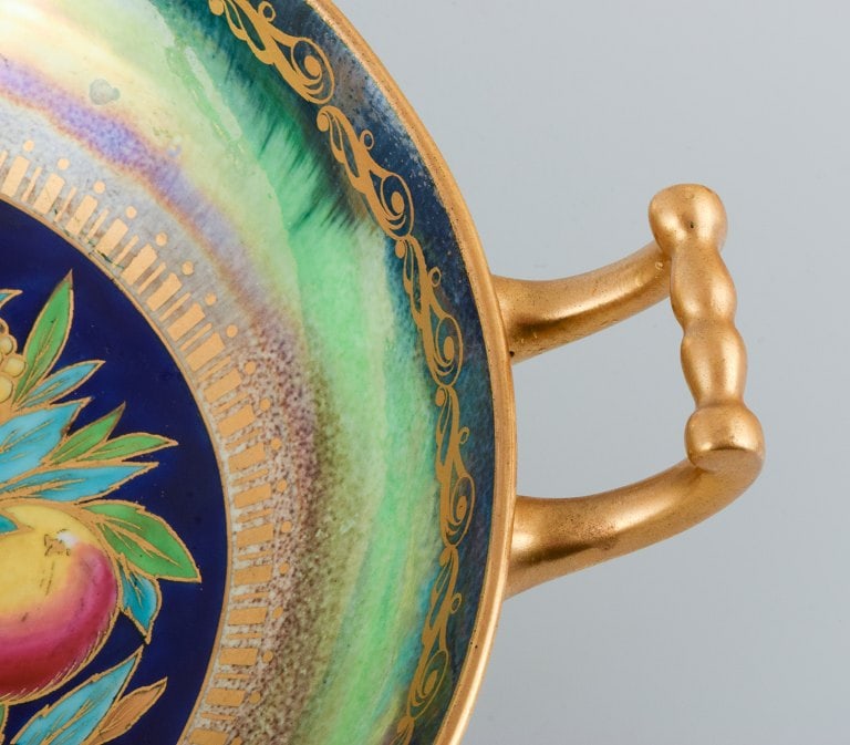 Mintons, England, porcelain bowl with handle. Hand painted with fruits and decorated with gold leaf. - 7