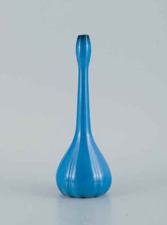 Limoges, France, hand painted porcelain vase in turquoise - organic slim shape in Art Deco style. - 2