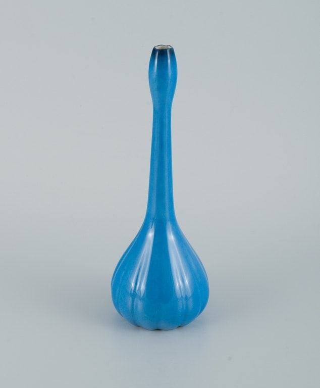 Limoges, France, hand painted porcelain vase in turquoise - organic slim shape in Art Deco style. - 3