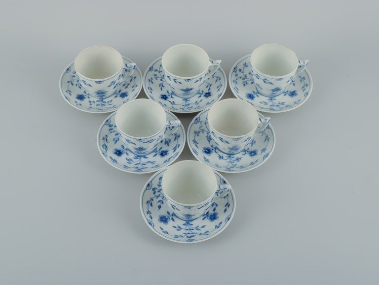 Bing & Grøndahl, six hand-painted Kipling coffee cups with matching saucers.: Bing & Grøndahl, six hand-painted Kipling coffee cups with matching saucers. Model number 305. First factory quality. In perfect condition. Mid 20th century. Cup measurements (without handle): D