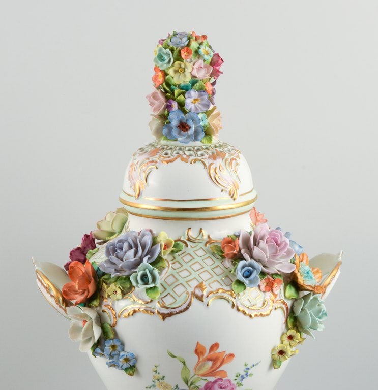 Dresden, Germany. Colossal lidded porcelain vase on stand. Lavishly decorated with flowers in - 4