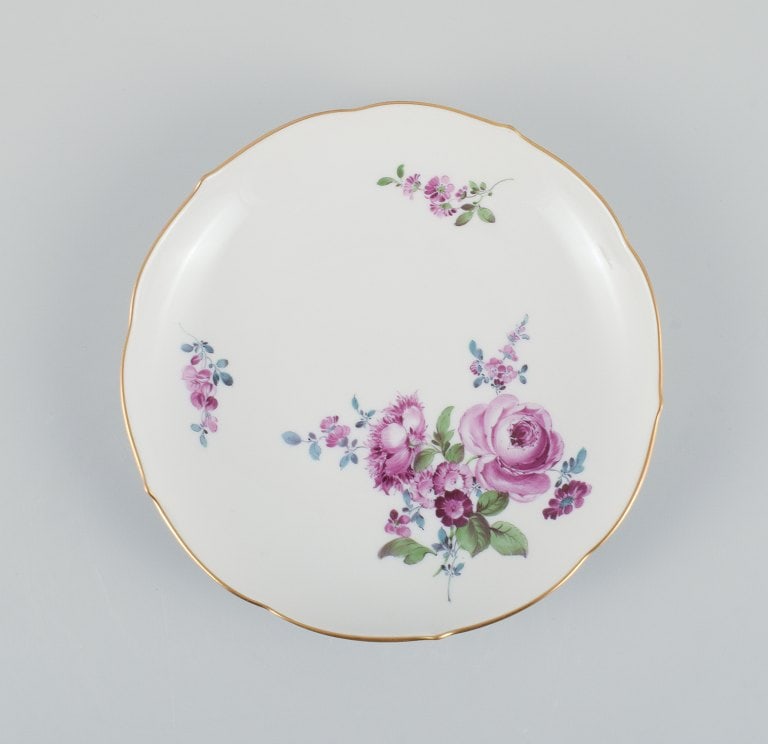 Six antique Meissen plates, hand painted with polychrome flowers and gold edge. - 4