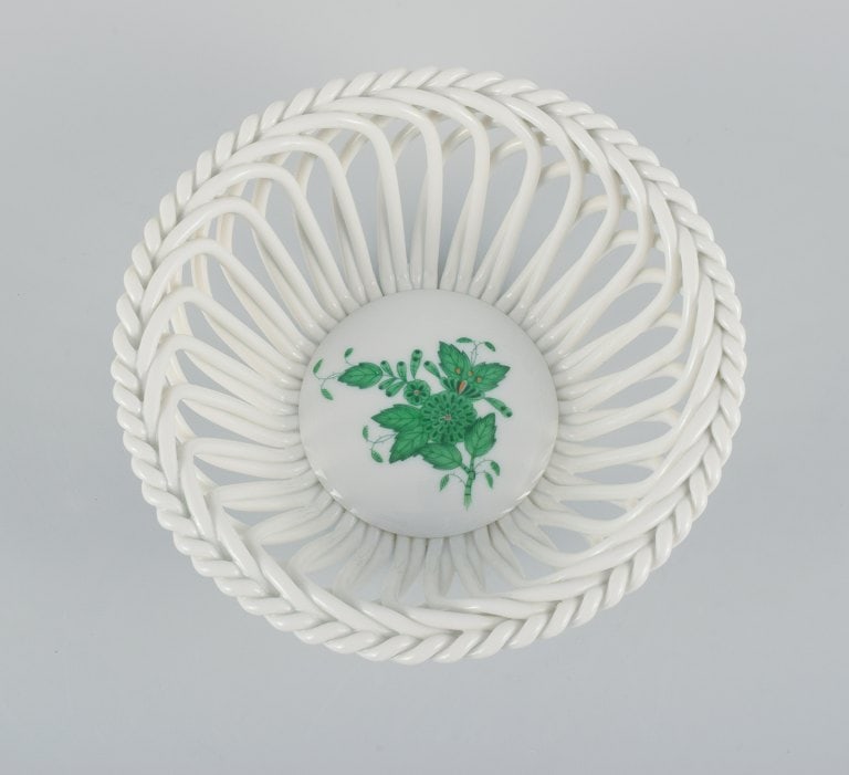 Herend Green Chinese Bouquet, three small bowls in hand-painted porcelain. - 4
