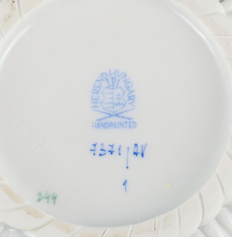 Herend Green Chinese Bouquet, three small bowls in hand-painted porcelain. - 6