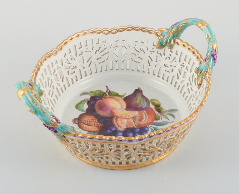 KPM, Germany. Large impressive and openwork bowl hand-painted with fruits. - 3