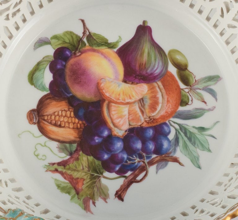 KPM, Germany. Large impressive and openwork bowl hand-painted with fruits. - 4