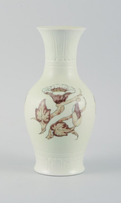 Jo Hahn Locher (1876-1960) for Bing & Grøndahl. Art Deco unique vase decorated with branches - 3