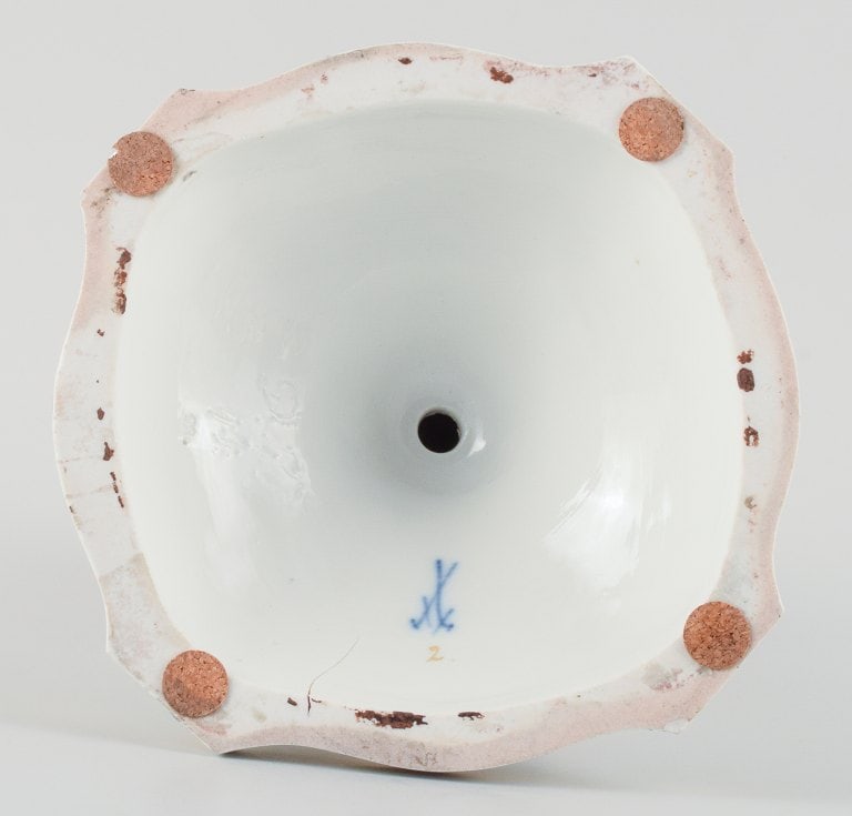 Large antique Meissen candlestick in hand-painted porcelain decorated with flowers, insects and - 7