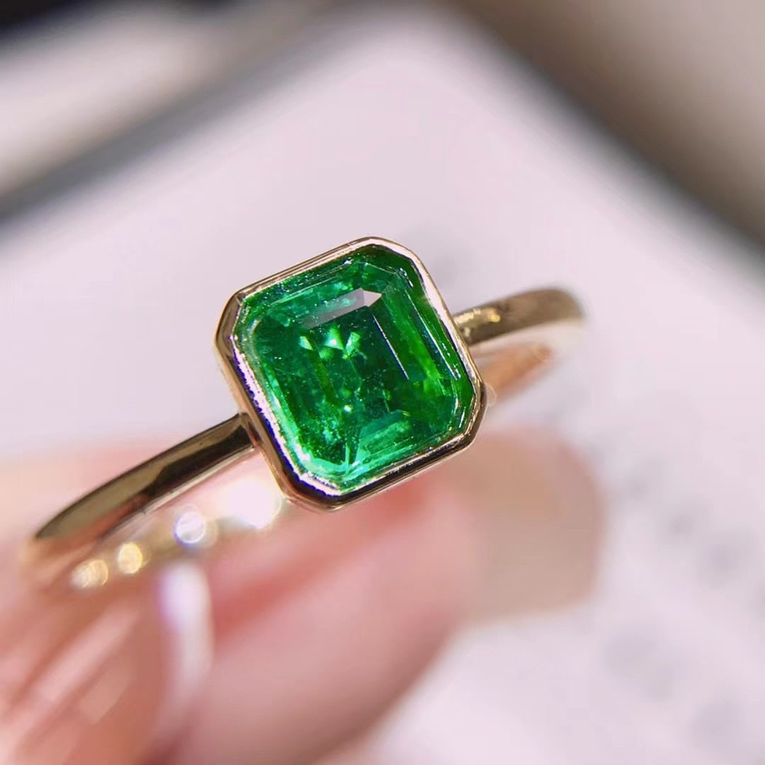 14K GOLD 0.6 CT VIVID GREEN NATURAL EMERALD RING - 2