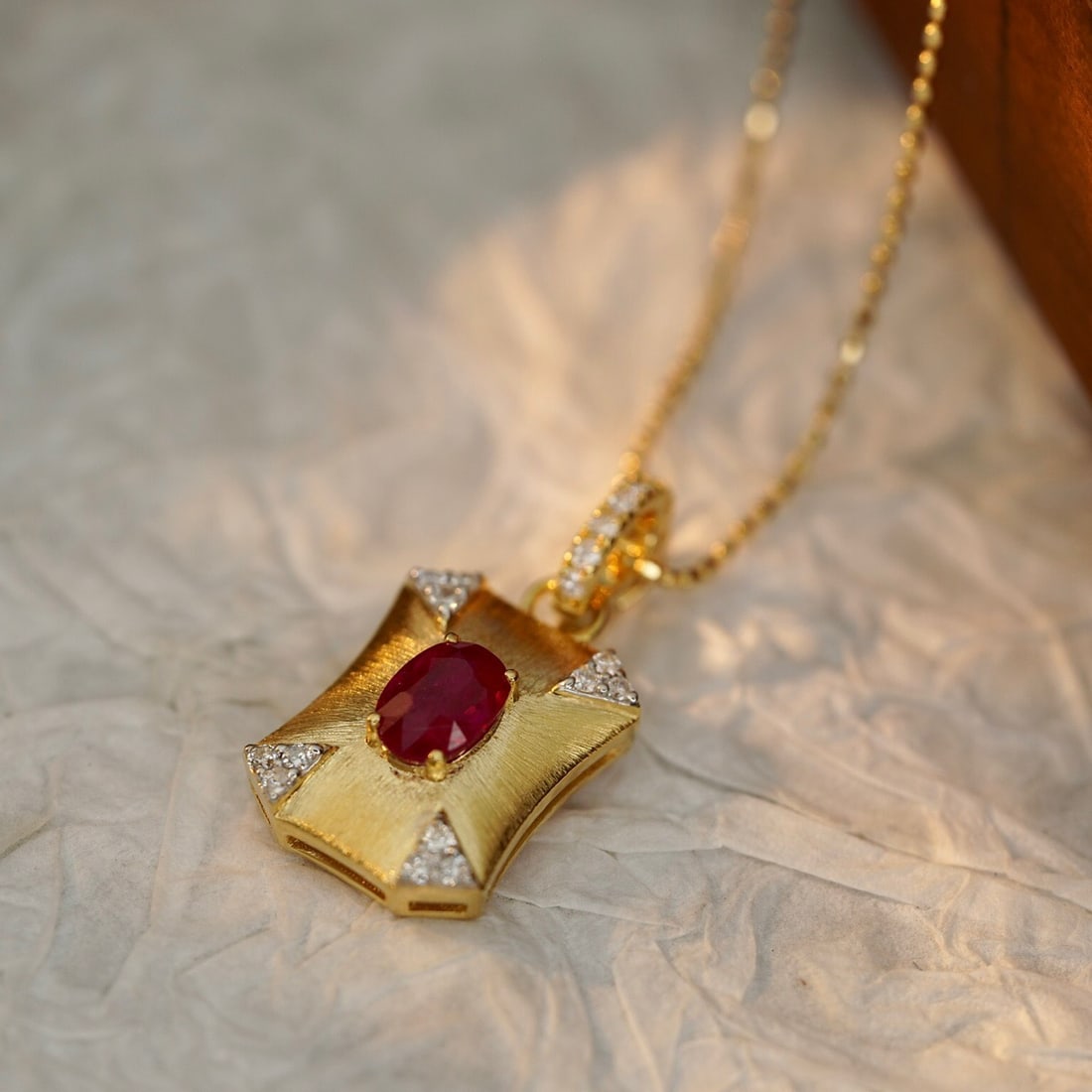 14K GOLD 0.72 CTW VIVID RED NATURAL RUBY and DIAMOND PENDANT - 3