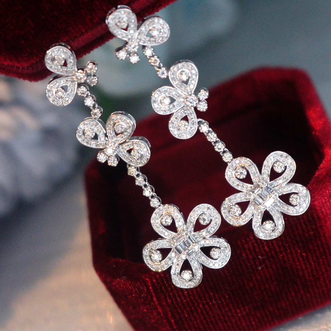 14K GOLD 1.2 CT NATURAL H DIAMOND EARRINGS: Title:14K GOLD 1.2 CT NATURAL H DIAMOND EARRINGS Description:Ref:230678240Gold Content:14K GoldMain Gemstone:DiamondShape:MultiplyCarat Weight:1.2ct Clarity Grade:VS2Color:HTreatment:NaturalCut Grade:
