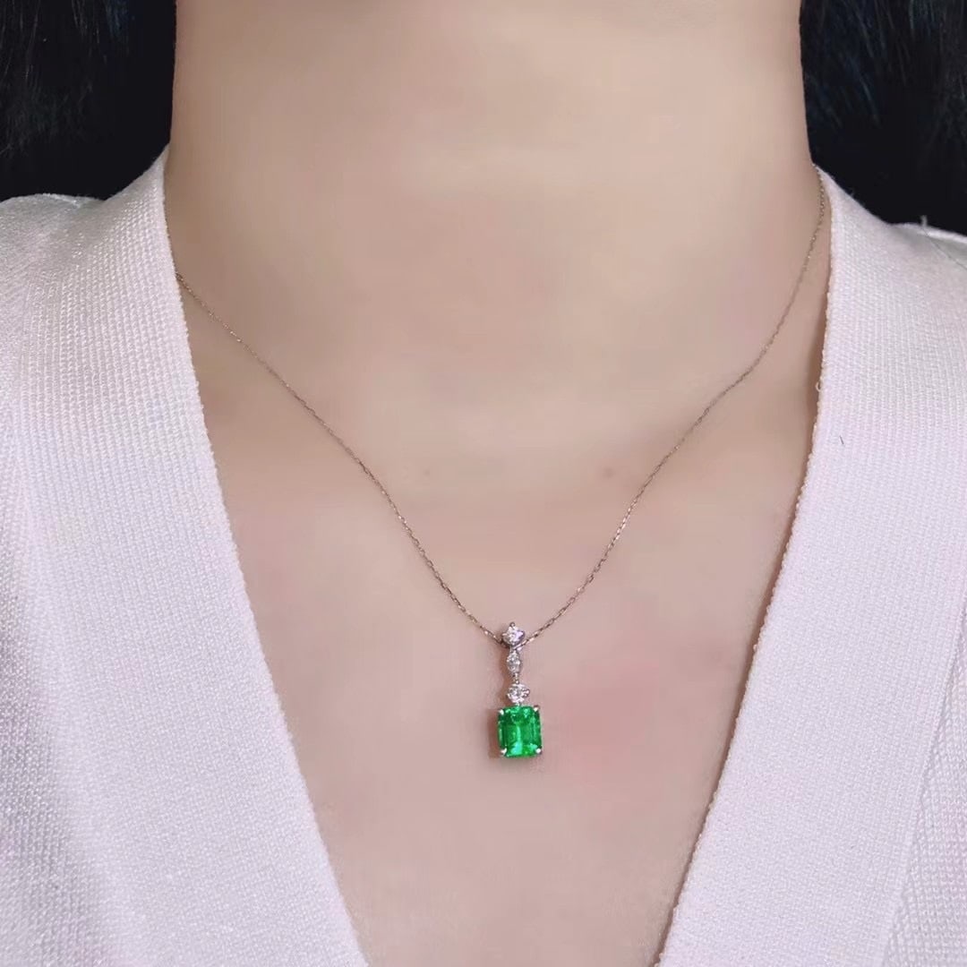 14K GOLD 0.67 CTW VIVID GREEN NATURAL EMERALD and DIAMOND PENDANT - 4