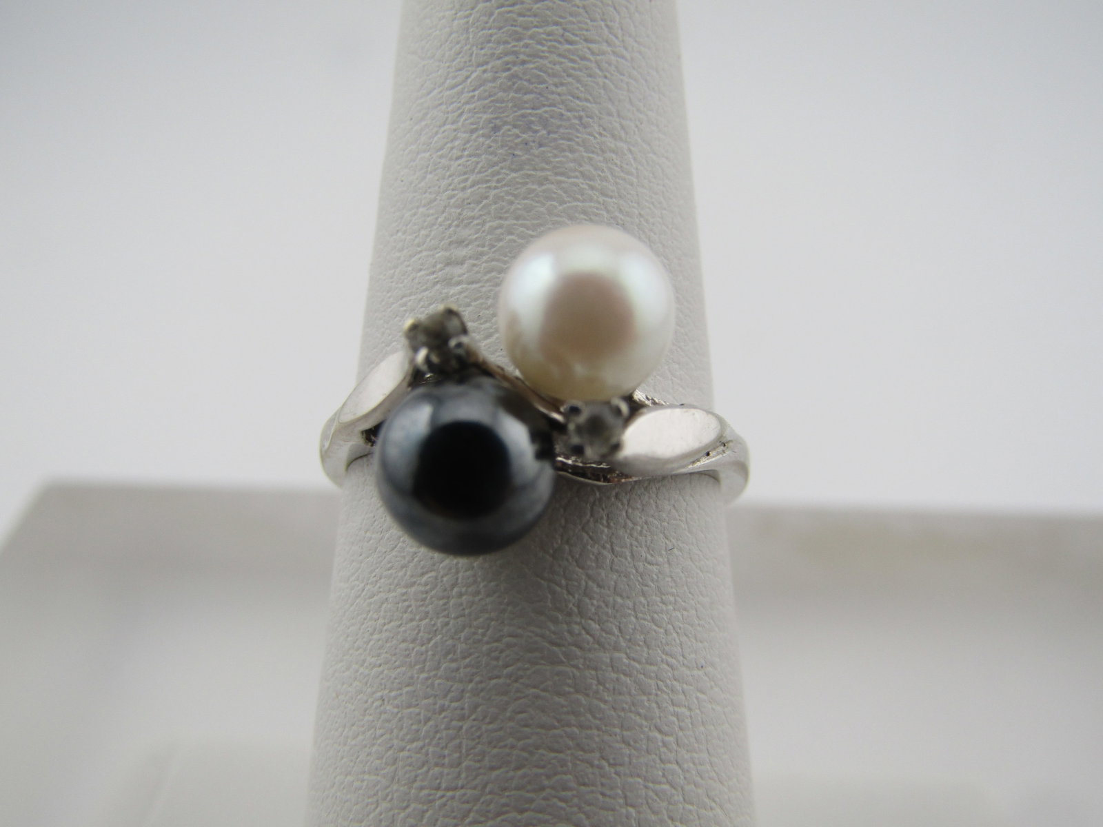 Vintage 14kt Black and White Pearl Ring, White Topaz, Sz. 6, 1950's-1960's, Signed (1 of 5)