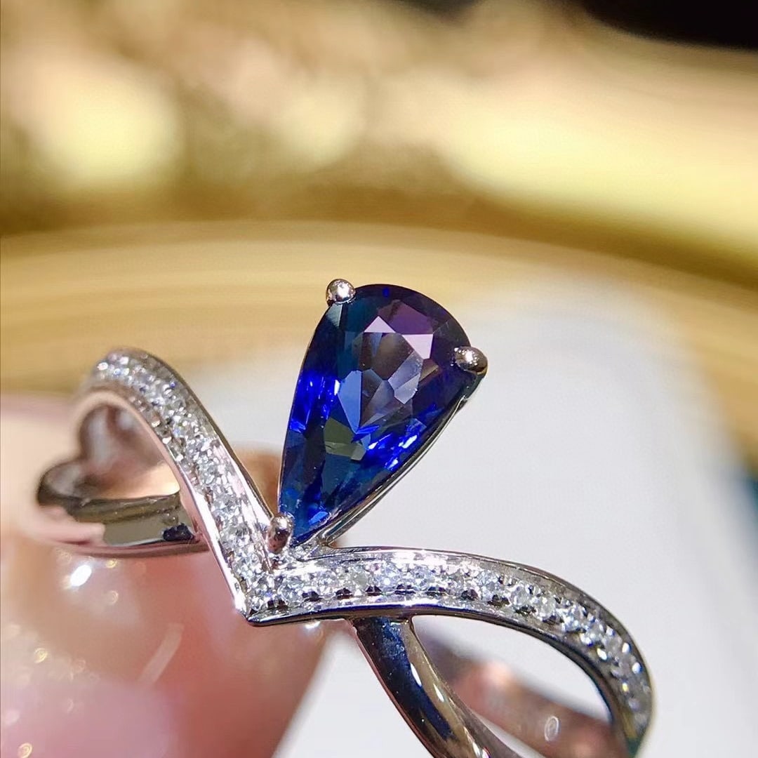 14K GOLD 0.77 CT VIVID BLUE NATURAL SAPPHIRE and DIAMOND RING - 3