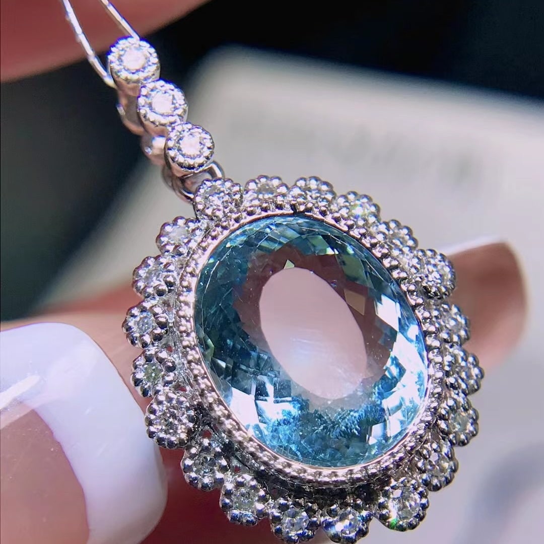 14K GOLD 3.65 CTW NATURAL AQUAMARINE and DIAMOND PENDANT - 2