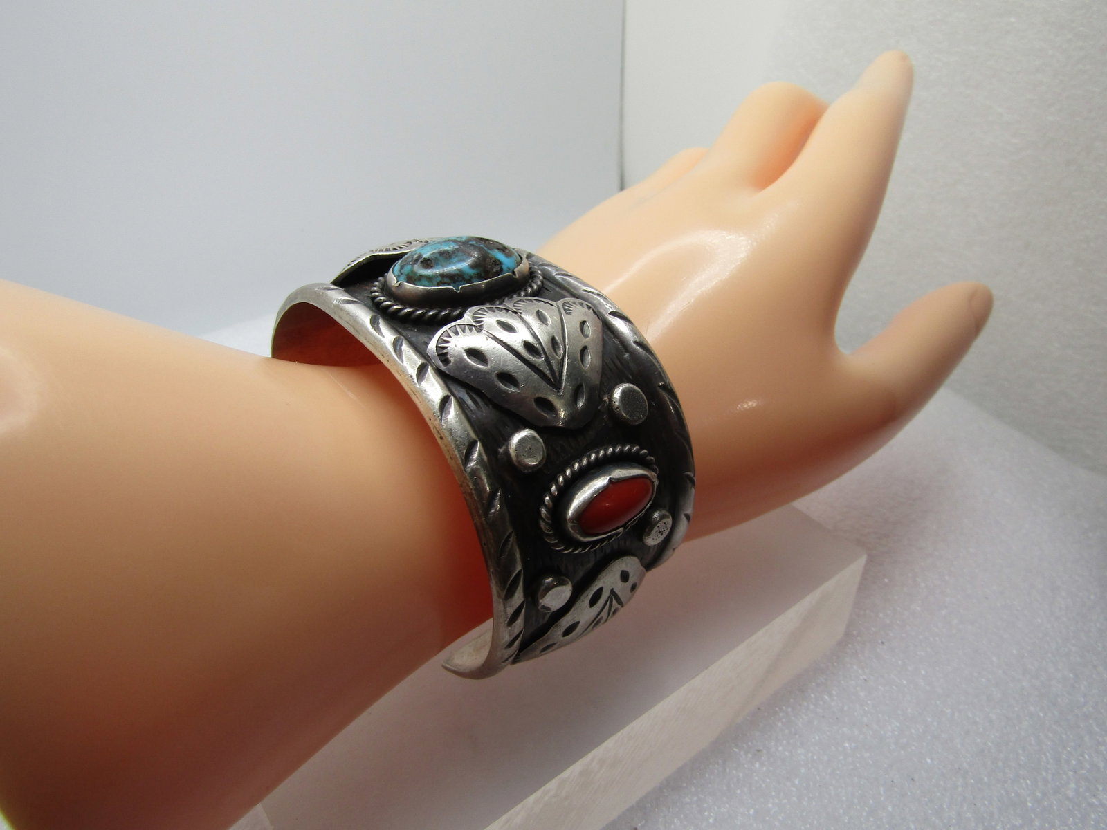 Vintage Sterling Southwestern Coral Turquoise Cuff Bracelet, 7", Unisex, 1970's-1980's - 2