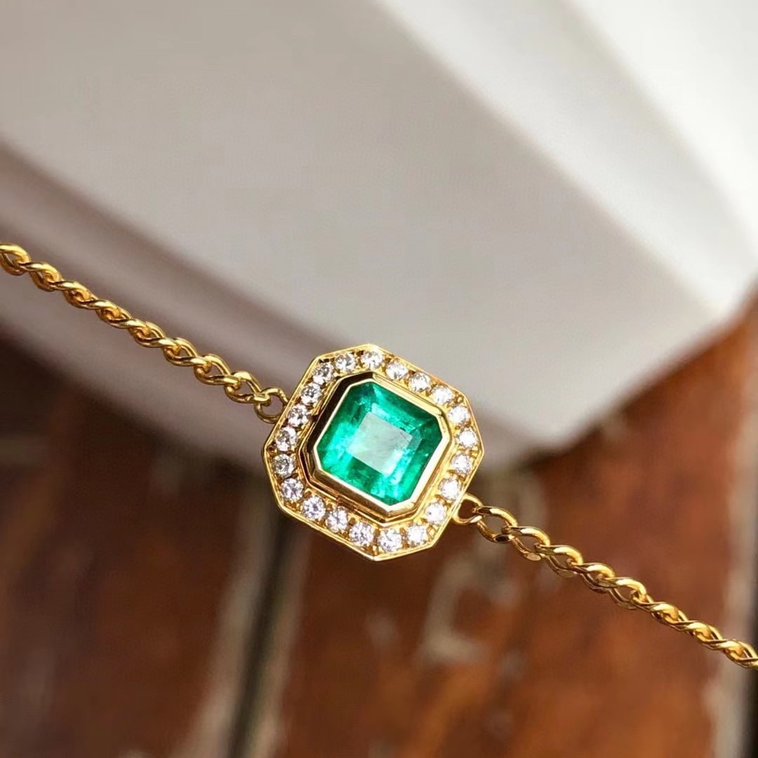 14K GOLD 0.96 CTW VIVID GREEN NATURAL EMERALD and DIAMOND BRACELET - 2