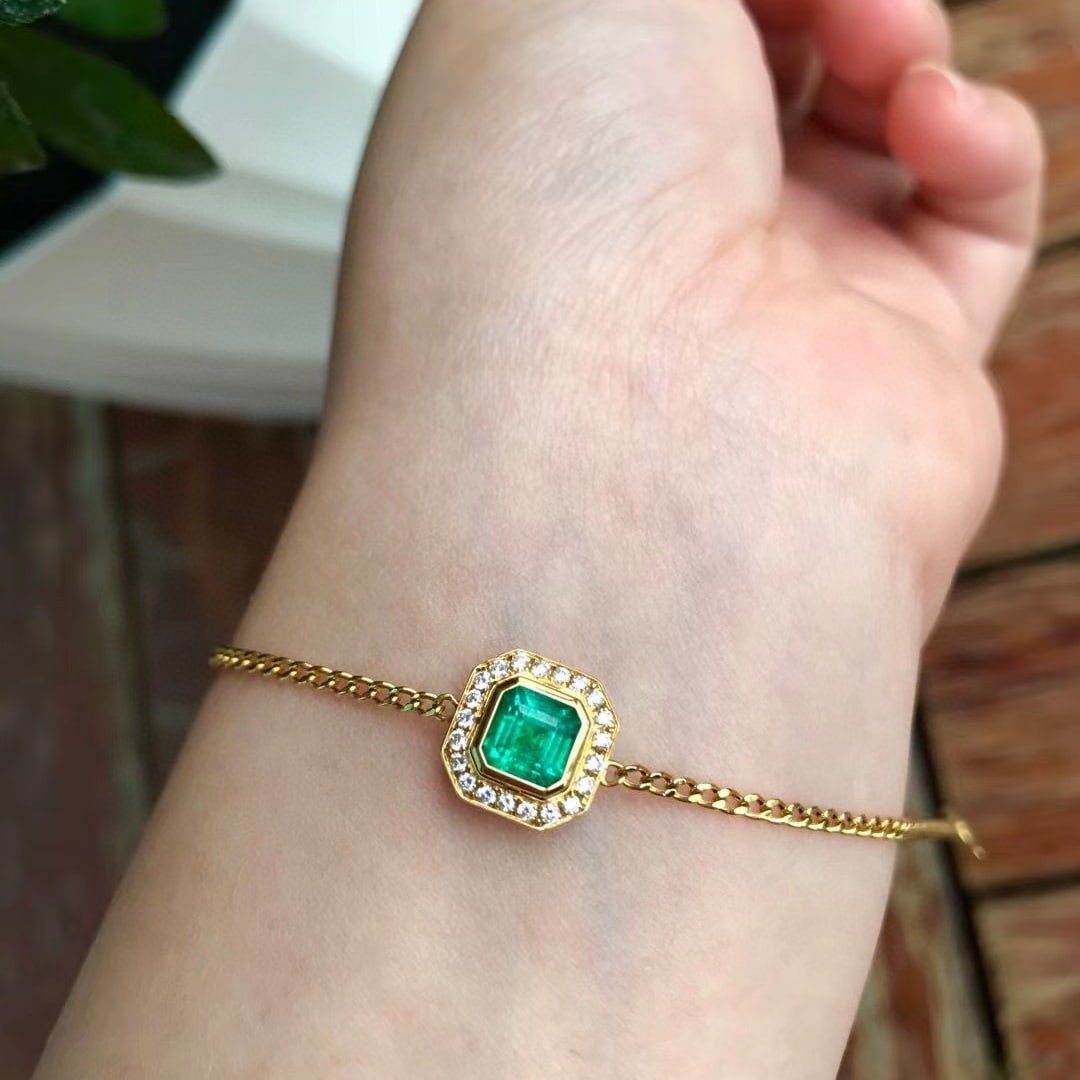14K GOLD 0.96 CTW VIVID GREEN NATURAL EMERALD and DIAMOND BRACELET - 3