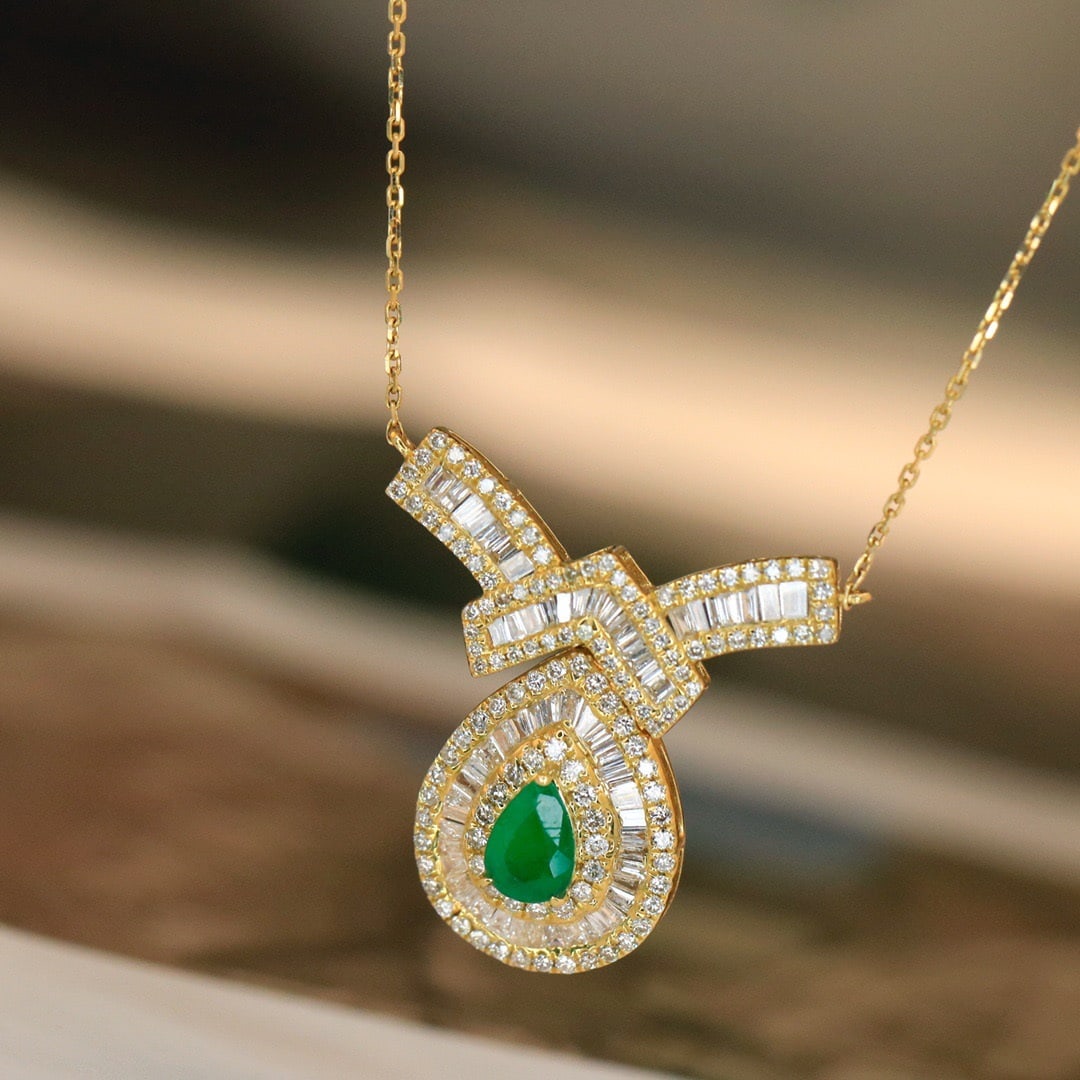 14K GOLD 1.17 CTW VIVID GREEN NATURAL EMERALD and DIAMOND NECKLACE - 2