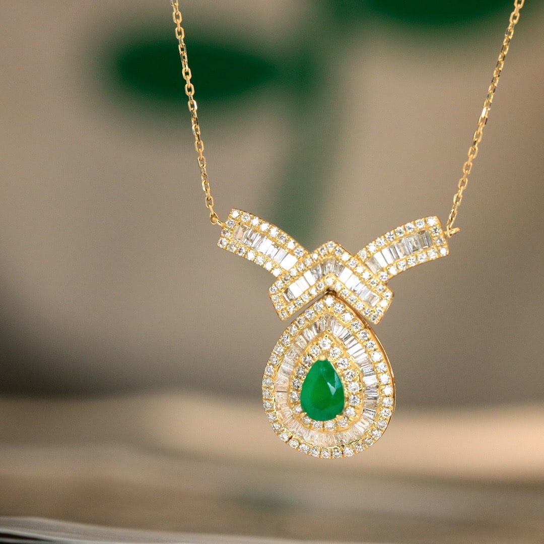 14K GOLD 1.17 CTW VIVID GREEN NATURAL EMERALD and DIAMOND NECKLACE - 6