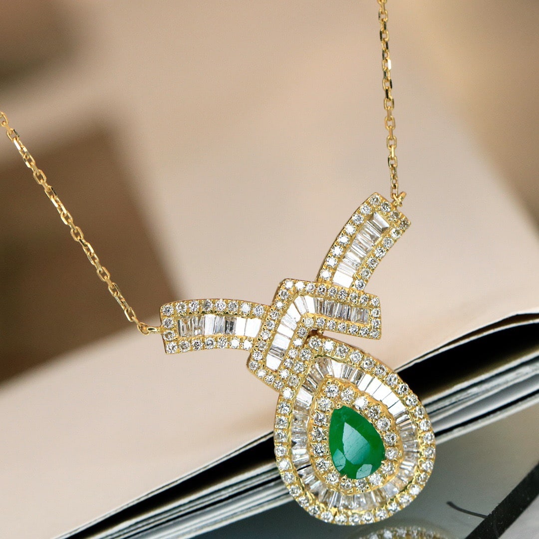 14K GOLD 1.17 CTW VIVID GREEN NATURAL EMERALD and DIAMOND NECKLACE - 7