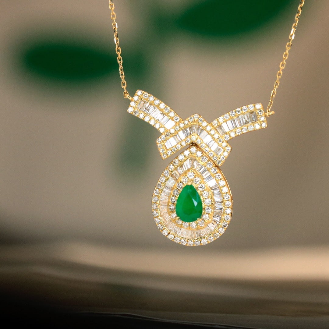 14K GOLD 1.17 CTW VIVID GREEN NATURAL EMERALD and DIAMOND NECKLACE - 8