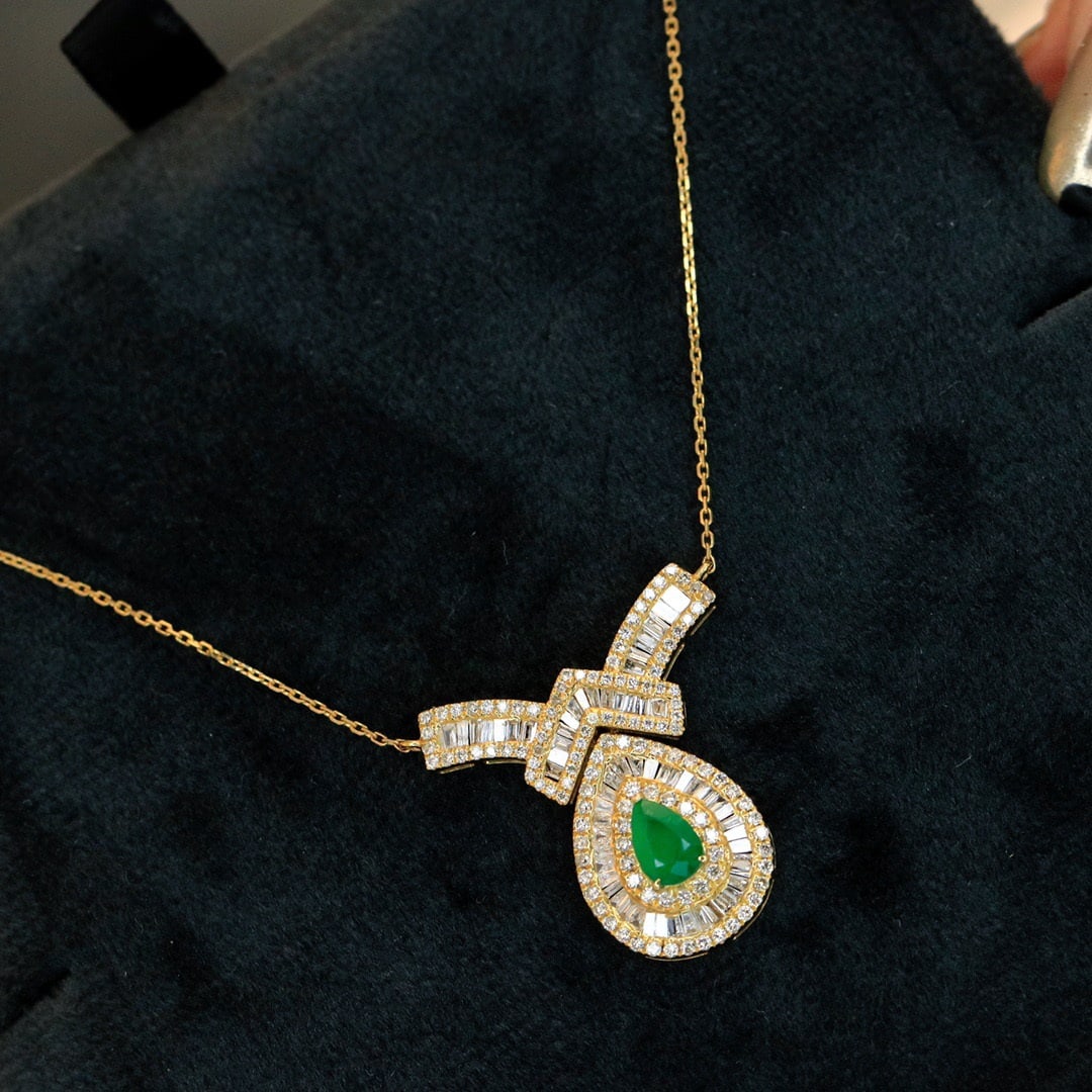 14K GOLD 1.17 CTW VIVID GREEN NATURAL EMERALD and DIAMOND NECKLACE - 9