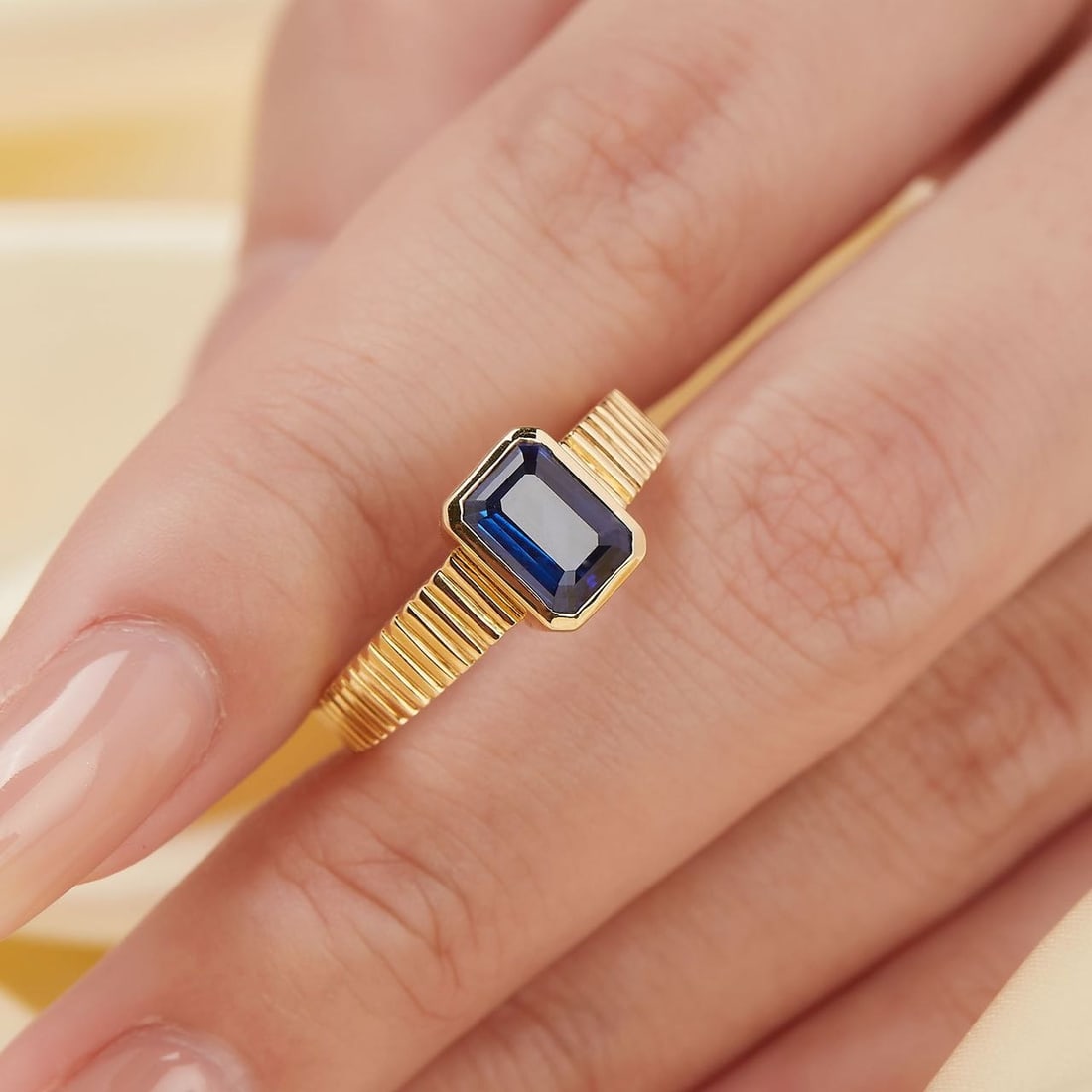 14K GOLD 1.55 CT NATURAL SAPPHIRE RING: Title:14K GOLD 1.55 CT NATURAL SAPPHIRE RING Description:Ref:230678297Gold Content:14K GoldRing Size:7.25USMain Gemstone:SapphireNumber of stones:1Shape:OctagonalCarat Weight:1.55ct Color:Royal
