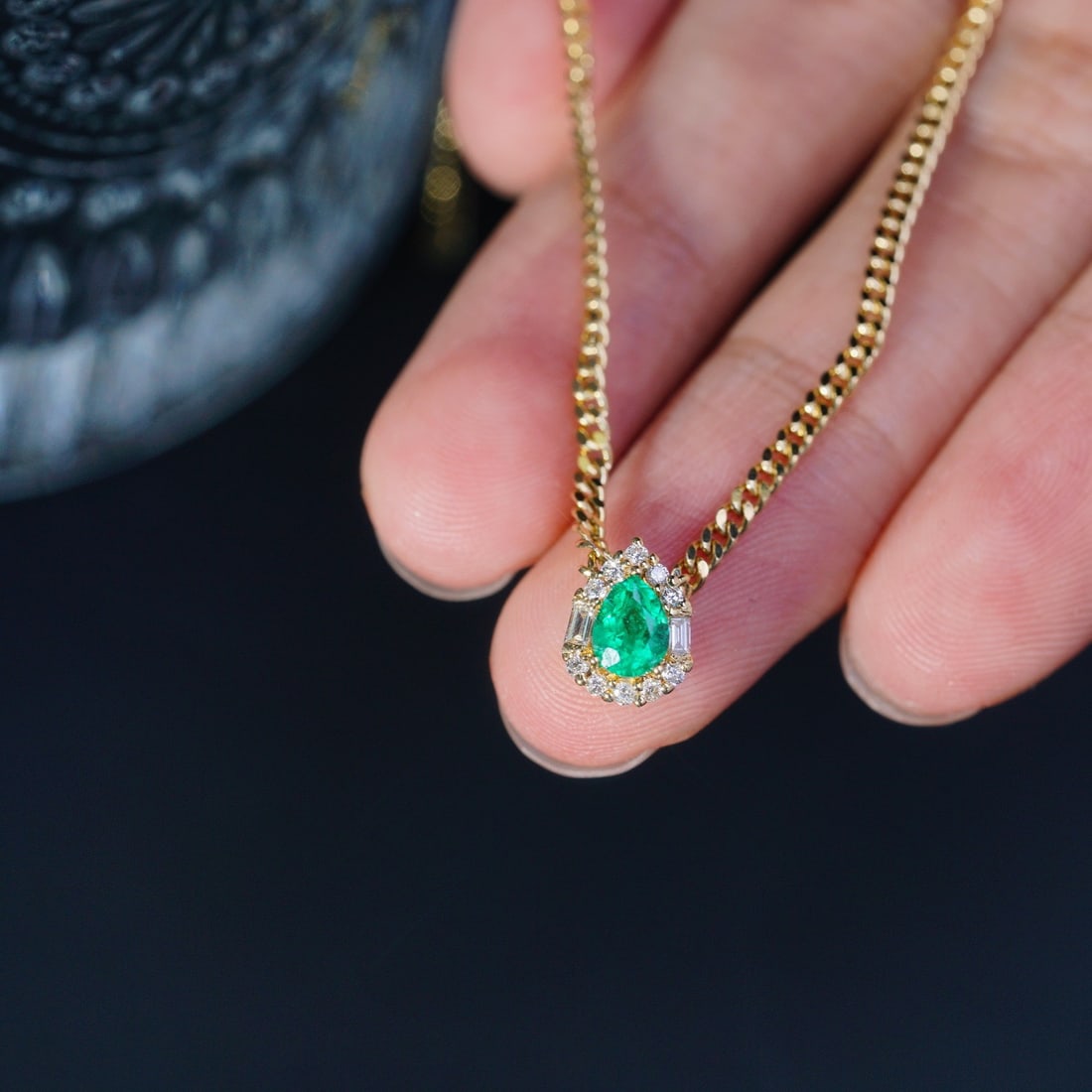 14K GOLD 0.44 CTW VIVID GREEN NATURAL EMERALD and DIAMOND NECKLACE - 3