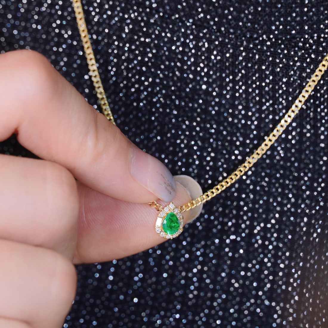 14K GOLD 0.44 CTW VIVID GREEN NATURAL EMERALD and DIAMOND NECKLACE - 4