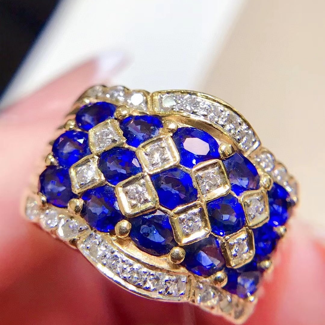 14K GOLD 3.39 CTW VIVID BLUE NATURAL SAPPHIRE and DIAMOND RING: Title:14K GOLD 3.39 CTW VIVID BLUE NATURAL SAPPHIRE and DIAMOND RING Description:Ref:230678267Gold Content:14K GoldRing Size:7.25USMain Gemstone:SapphireShape:OvalCarat Weight:3.06ct Color:Vivid BlueT