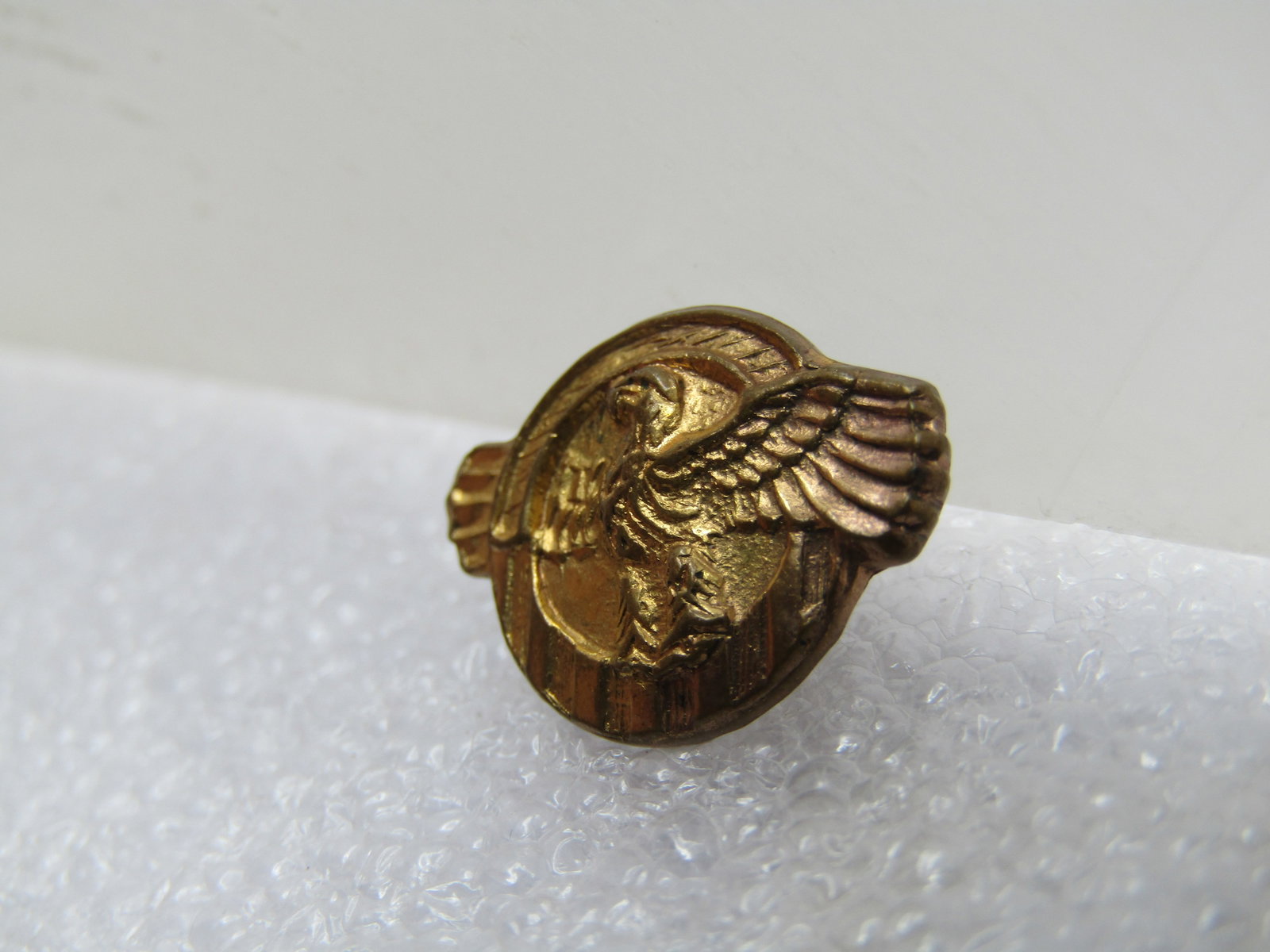 Vintage WWII Honorable Discharge Lapel Pin, Ruptured Duck - 2